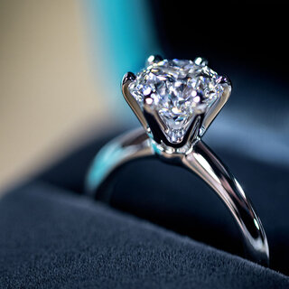 ティファニー国内初。ダイヤモンドリングのセミオーダープログラムが銀座本店で期間限定開催｜TIFFANY & CO.