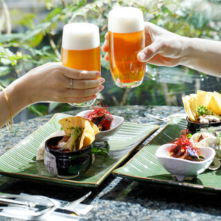オリジナルビールのフリーフローをお得に楽しむ、パーク ハイアット 東京の夏の風物詩が2年ぶりに復活｜PARK HYATT TOKYO