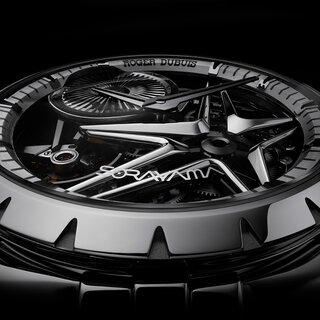 世界的イラストレーター・空山 基氏と、ロジェ・デュブイが夢のコラボレーション｜ROGER DUBUIS