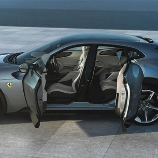 フェラーリは初のSUVをなぜスポーツカーと主張するのか？──「プロサングエ」がワールドプレミア｜Ferrari