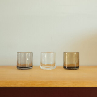 滑らかな口当たりとスタッキングが特徴。ブランド初となるガラス製タンブラー｜HASAMI PORCELAIN