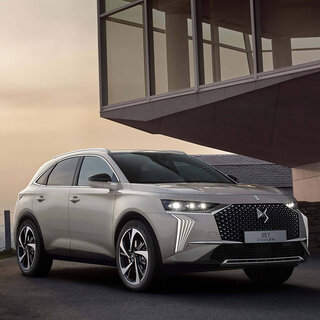DSオートモビルが手掛けるフラッグシップSUV、新型「DS7」が日本上陸｜DS