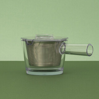 柴田文江氏がデザインを担当。割れにくい急須『warenai』が完成｜racu 