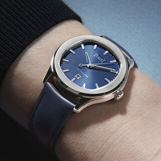 ブルー文字盤が気品を演出。「ピアジェ ポロ」のオンラインブティック限定モデル｜PIAGET