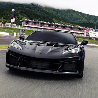 公道を走るレーシングマシン──コルベットの高性能スペシャルマシン「Z06」を日本初披露｜Chevrolet