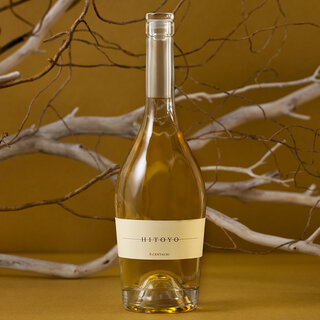 手間と時間を惜しまず仕込んだ、焼酎の新たなスタイル。ラグジュアリー蒸留酒「HITOYO」誕生｜FEATURE