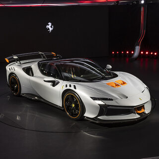 公道走行可能な初のXXモデル、フェラーリ「SF90 XX」がアンベール｜Ferrari