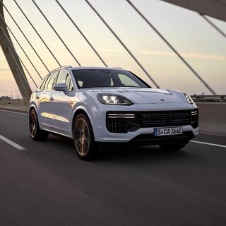 新型ポルシェ カイエンに史上もっともパワフルなモデルが登場｜Porsche