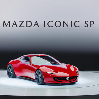マツダがPHEVのコンパクトスポーツカーコンセプトを世界初披露｜MAZDA 