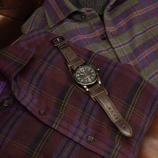 スポーツ アドベンチャーの世界を具現した「サファリ クロノメーター」に42mmモデルが登場｜Ralph Lauren