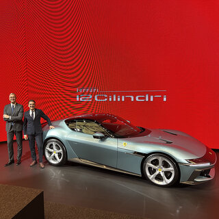 “12気筒”をその名に冠した最新のV12グランツーリズモ「12チリンドリ」がジャパンプレミア｜Ferrari