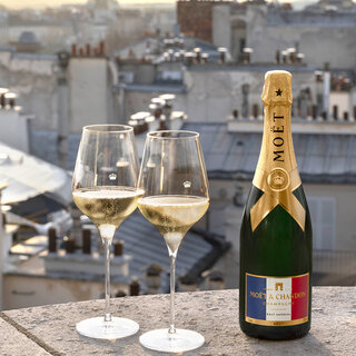 フランス国旗を纏った限定ボトル「モエ・エ・シャンドン モエ アンペリアル トリコロール」MOËT & CHANDON