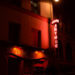 あのモンマルトルを象徴するマダム・アルチュールが日本で体感できる