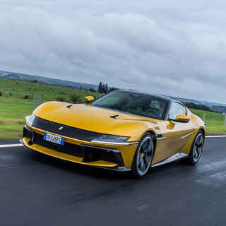 フェラーリ12Cilindriにルクセンブルクで試乗──伝統のV12が魅せる洗練と官能の二面性