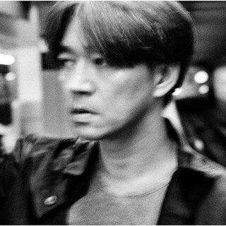 フォトグラファー田島一成がとらえた 1995年の「N/Y」坂本龍一の1日