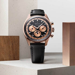 ローズゴールドを纏う「クロノマスター オリジナル トリプルカレンダー」