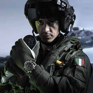 パネライとミリタリーの歴史を形にした「サブマーシブル クロノ マリーナミリターレ エクスペリエンス エディション PAM01699」