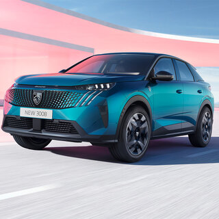 プジョー3008が8年ぶりのフルモデルチェンジを受けハイブリッドモデルに