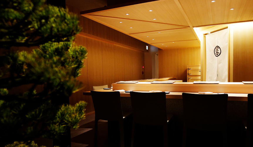 わずか十席の空間で鮨を愉しむ。中目黒「鮨つぼみ」がオープン｜EAT