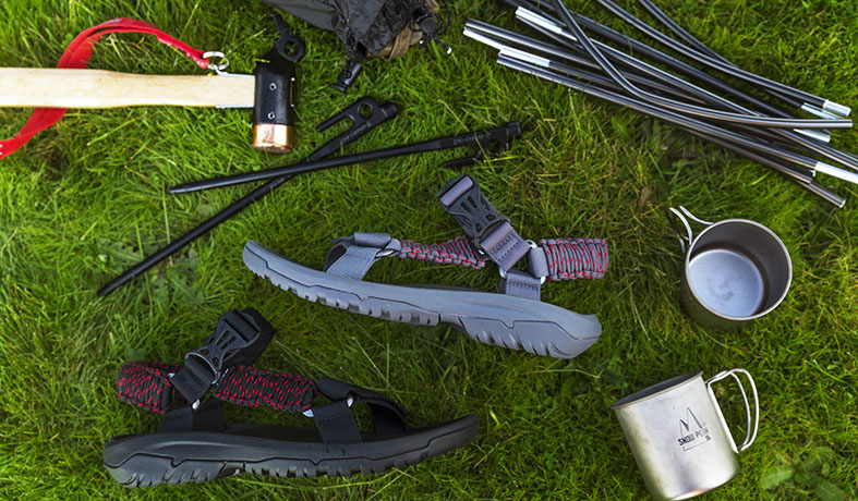 アーバンアウトドアからインスパイア。スノーピークとテバがつくった限定スポサン｜Snow Peak × Teva  