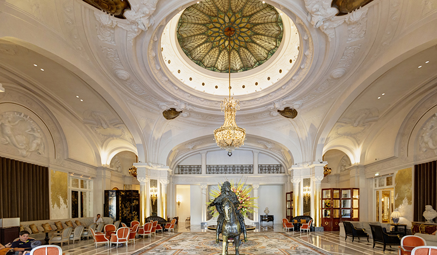 伝説的なモナコのホテルの古典美極まるメインロビーが再開｜Hôtel de Paris Monte-Carlo