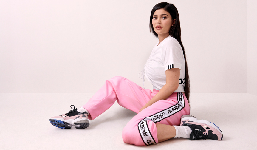 90年代にインスピレーションを受けた「ADIDASFALCON」に新色登場｜adidas