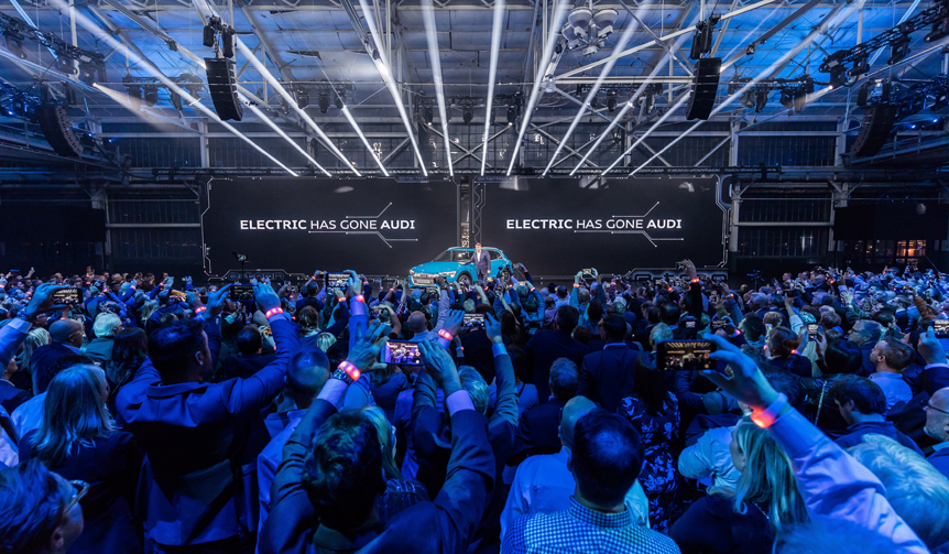 アウディ「e-tron」のワールドプレミアイベント「The Charge」が開催|Audi