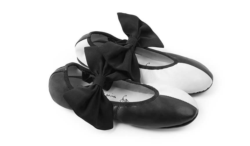 SiaとRepettoによる初のコラボレーションアイテム｜Repetto