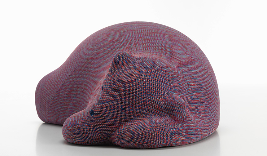 癒されること必至。穏やかに眠る動物を象った「レスティングアニマル」|Vitra