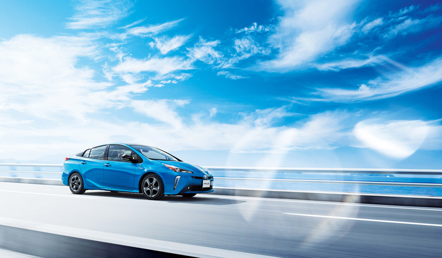 プリウスがマイナーチェンジしスタイルを一新|Toyota
