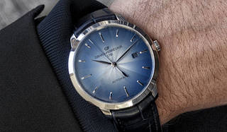 視線を捉えて離さない。グラデーションブルーの「GP1966 40MM」登場｜GIRARD-PERREGAUX