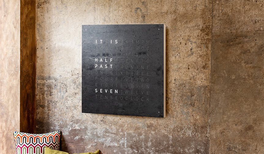 「QLOCKTWO」に堆積岩を使用したモデルが登場｜DESIGN