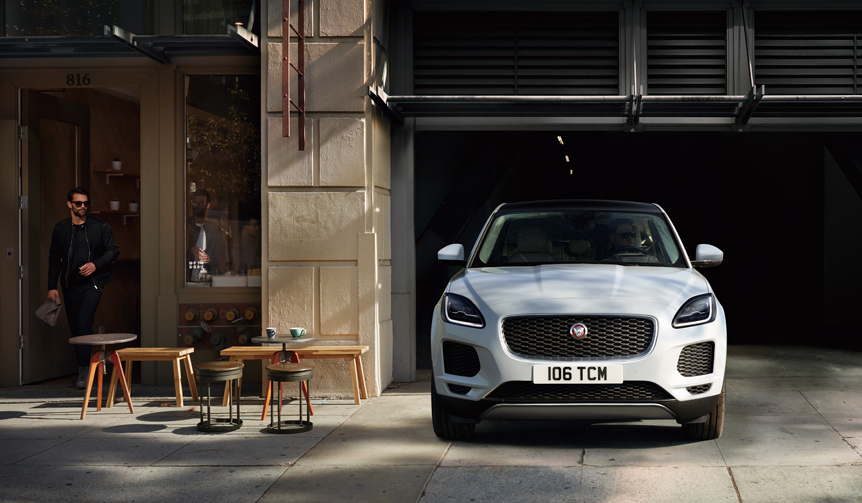ジャガーのコンパクトSUV「E-PACE」に1周年記念モデル|Jaguar