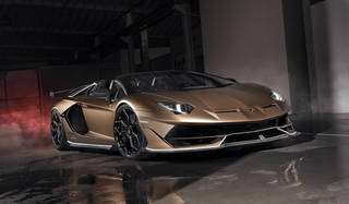 800台限定のアヴェンタドールSVJロードスターをジュネーブショーで披露｜Lamborghini