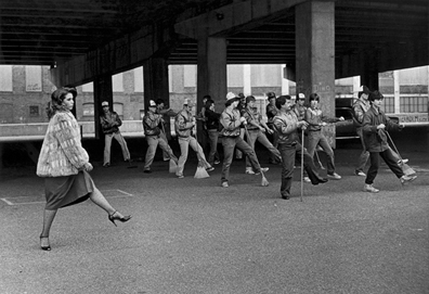 パリから発信いたします