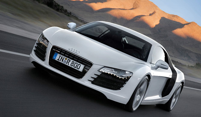 Audi｜アウディR8｜第１２回　（後編）｜「スーパーカーはまだまだイケる！」