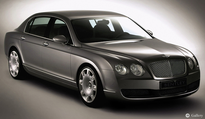 BENTLEY CONTINENTAL FLYING SPUR｜サルーンであり、ドライバーズカーでもある