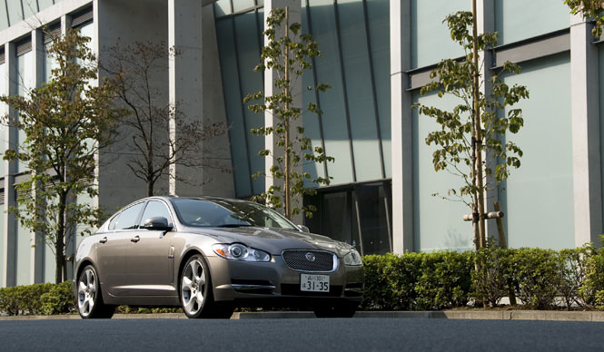 Jaguar XF|ジャガーXF|山中俊治 vs ジャガーXF(1)クルマはまず、立ち方を見る