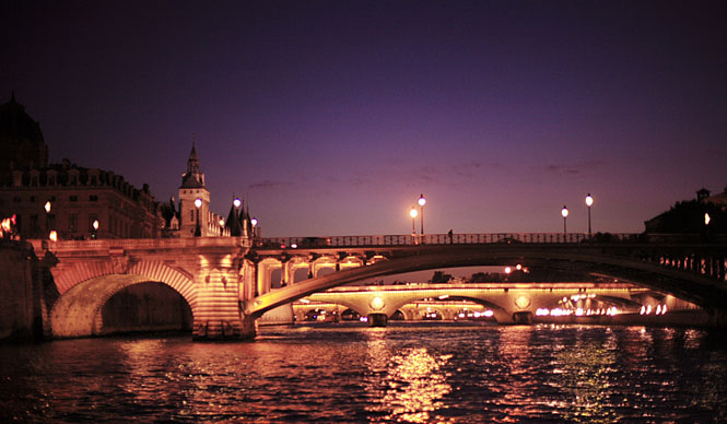 藤原美智子の「色」ものがたり第5回 10月　薄紫色の夕陽