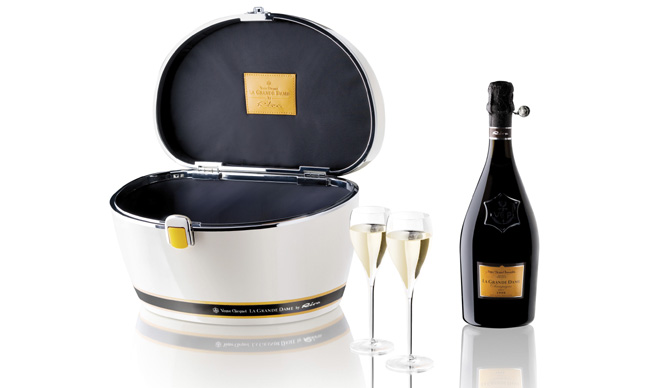 ヴーヴ・クリコ「ラ・グランダム byリヴァ クルーザーバッグ 2009」数量限定発売！