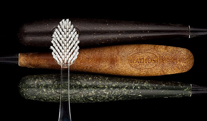 RADIUS｜ずっと使えるグリップのエコ歯ブラシ「ラディウス」