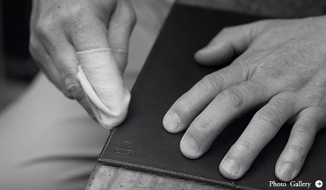 FARO｜日本の職人技術が生みだす、世界最高峰の革小物（1）