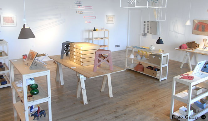 EXHIBITION｜デザイナー 藤城成貴「shelves and mobiles」展