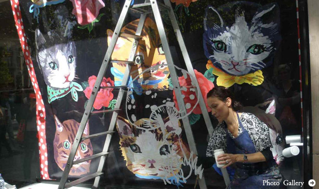 連載｜パリところどころ 001 大人気のアーチスト、ナタリー・レテとモノプリのコラボアイテム