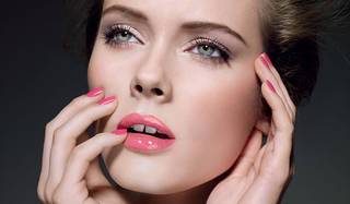 CHANEL｜最新グロス「ルージュ アリュール グロス」発売