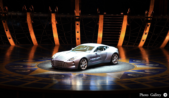 ASTON MARTIN One-77｜アストンマーティン One-77 シルク・ドゥ・ソレイユにてお披露目!