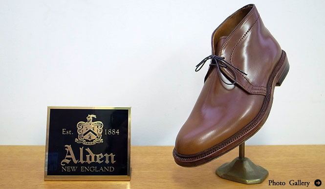 BARNEYS NEW YORK｜「ALDEN」チャッカブーツ“WHISKY”カラー