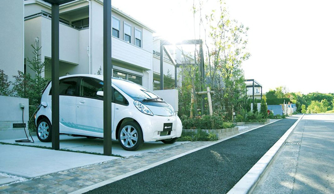 MITSUBISHI｜三菱 被災地にi-MiEVを貸与