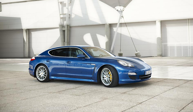 Porsche Panamera S Hybrid｜ポルシェ パナメーラ S ハイブリッド 予約受付開始！