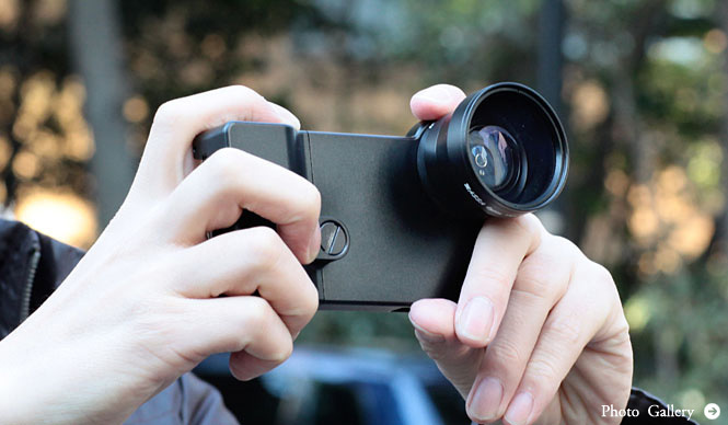 Turtleback|撮影自由自在なカメラ型 iPhone 4専用ケース